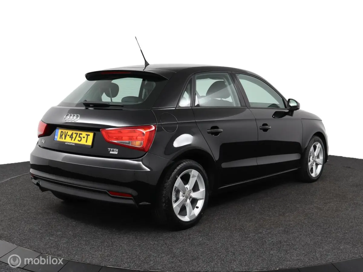 1.0 TFSI 95PK | nieuwe all Seasons | 5 deurs | Lichtmetaal | DEALER-STAAT