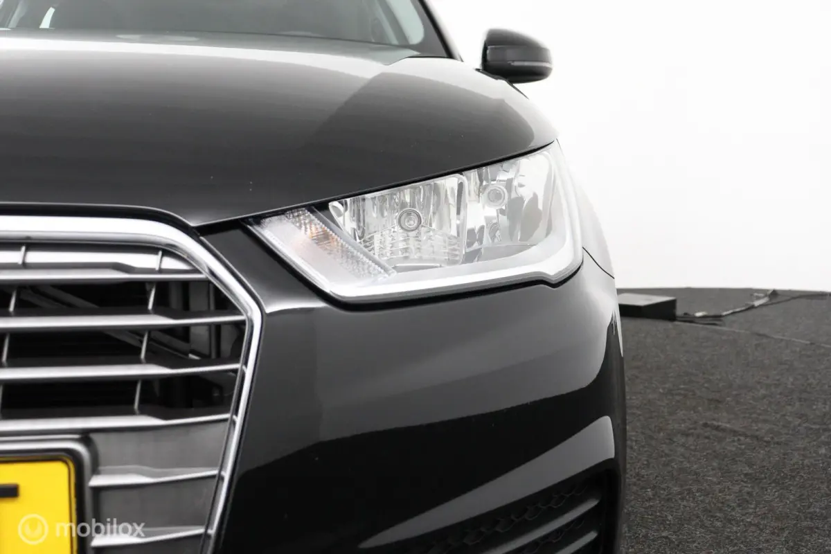 1.0 TFSI 95PK | nieuwe all Seasons | 5 deurs | Lichtmetaal | DEALER-STAAT