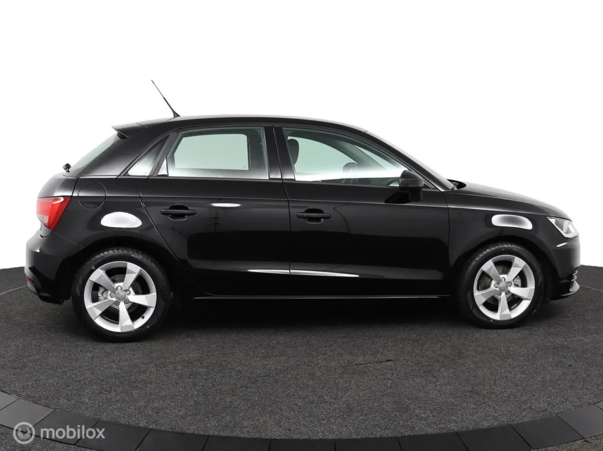1.0 TFSI 95PK | nieuwe all Seasons | 5 deurs | Lichtmetaal | DEALER-STAAT