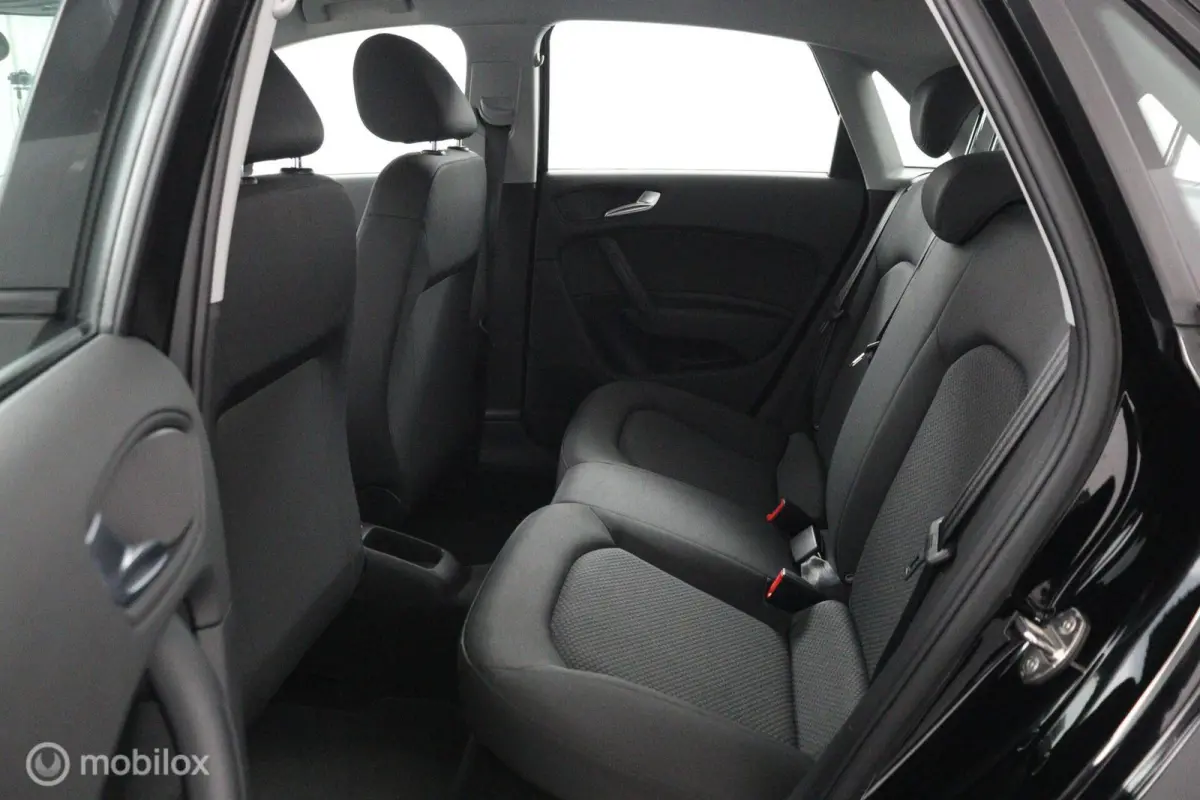 1.0 TFSI 95PK | nieuwe all Seasons | 5 deurs | Lichtmetaal | DEALER-STAAT