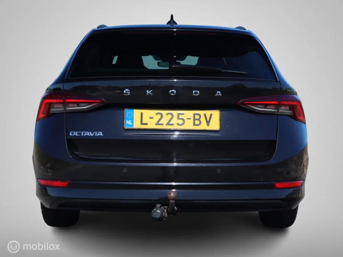 TSI 110 PK H6 Sport Zwarte Hemel|17"LMV|Digi Cockpit|Trekhaak|Carplay|DAB|LED