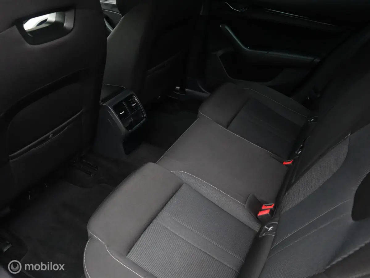 TSI 110 PK H6 Sport Zwarte Hemel|17"LMV|Digi Cockpit|Trekhaak|Carplay|DAB|LED