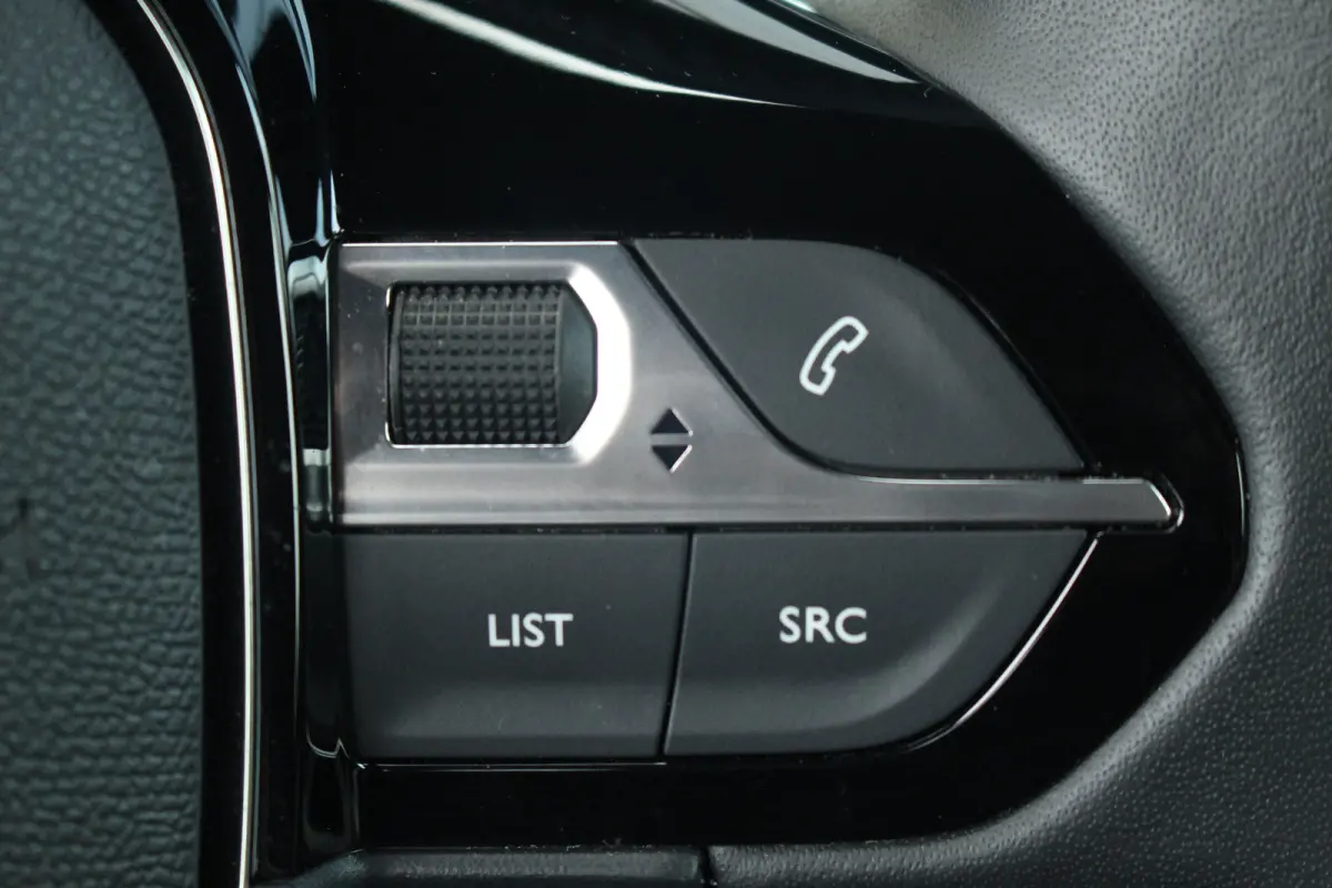 1.2 Hybrid 145 Style | Climate | Carplay | Cruise | DAB | PDC A | Climate | Carplay | Cruise | DAB | PDC A |