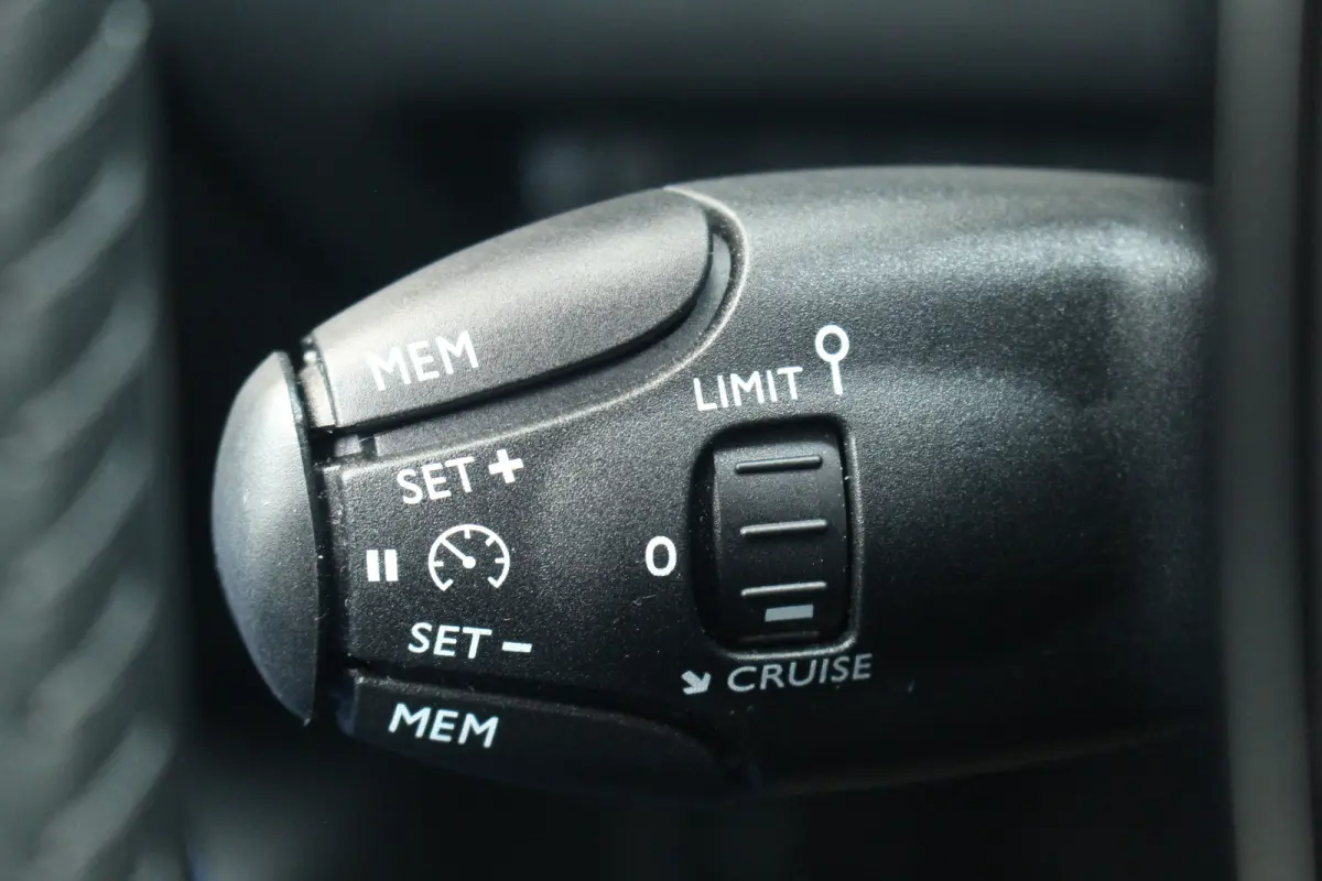 1.2 Hybrid 145 Style | Climate | Carplay | Cruise | DAB | PDC A | Climate | Carplay | Cruise | DAB | PDC A |