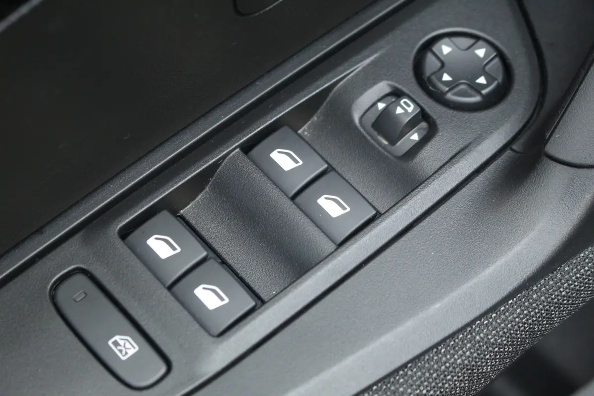 1.2 Hybrid 145 Style | Climate | Carplay | Cruise | DAB | PDC A | Climate | Carplay | Cruise | DAB | PDC A |