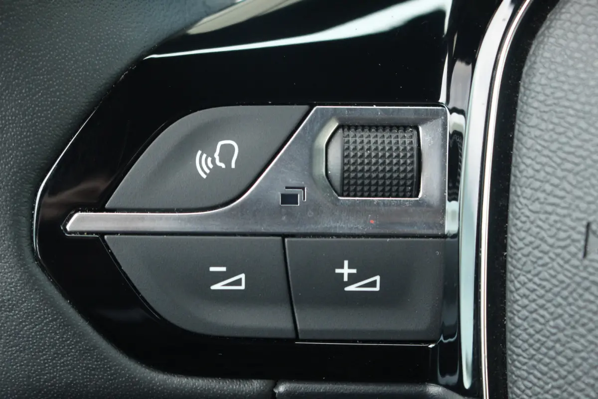 1.2 Hybrid 145 Style | Climate | Carplay | Cruise | DAB | PDC A | Climate | Carplay | Cruise | DAB | PDC A |