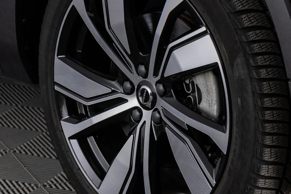 P8 AWD R-Design *SOH 94% ✅ 1e Eigenaar