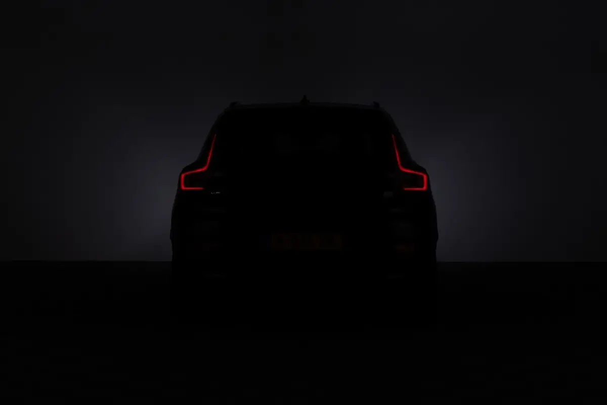 P8 AWD R-Design *SOH 94% ✅ 1e Eigenaar