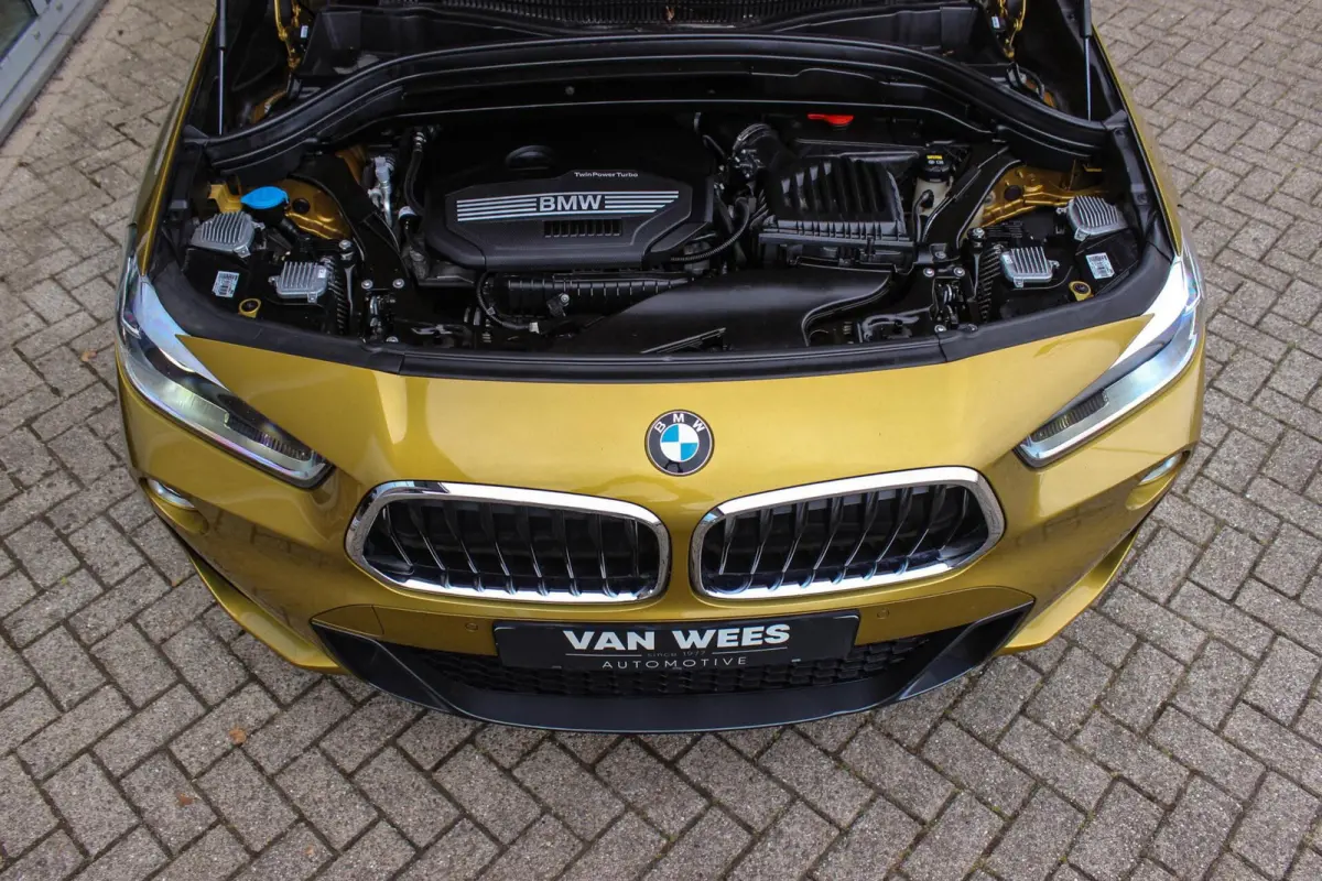 sDrive18i High Executive M-sport | 2e eigenaar | Driving Assistant | Panoramadak | 19 inch | Keyless entry | Head-up | Shadow line | HiFi audio | Stoelverwarming | Alcantara