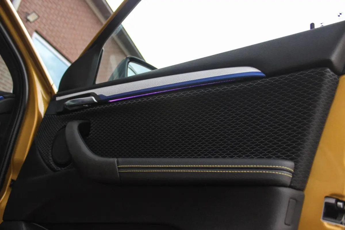 sDrive18i High Executive M-sport | 2e eigenaar | Driving Assistant | Panoramadak | 19 inch | Keyless entry | Head-up | Shadow line | HiFi audio | Stoelverwarming | Alcantara