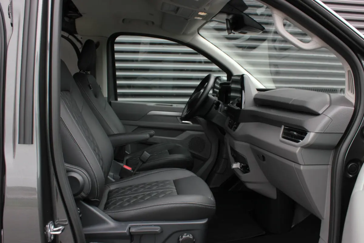 34 L2H1 64kWh 218PK / JB- EDITON / 325KM WLTP RANGE / APPLE CARPLAY / DRIVERS- PACK / FULL OPTION