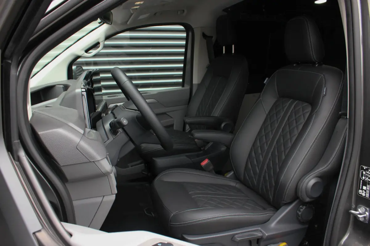 34 L2H1 64kWh 218PK / JB- EDITON / 325KM WLTP RANGE / APPLE CARPLAY / DRIVERS- PACK / FULL OPTION