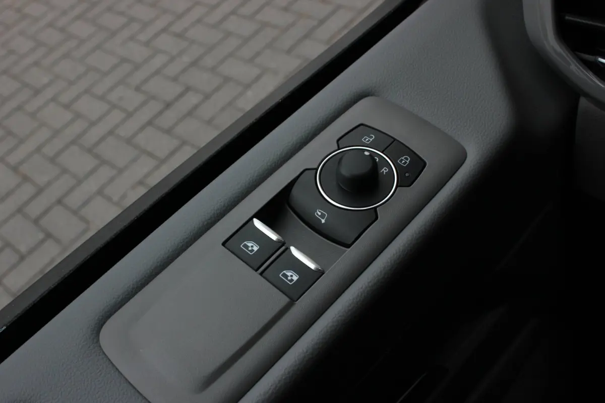 34 L2H1 64kWh 218PK / JB- EDITON / 325KM WLTP RANGE / APPLE CARPLAY / DRIVERS- PACK / FULL OPTION