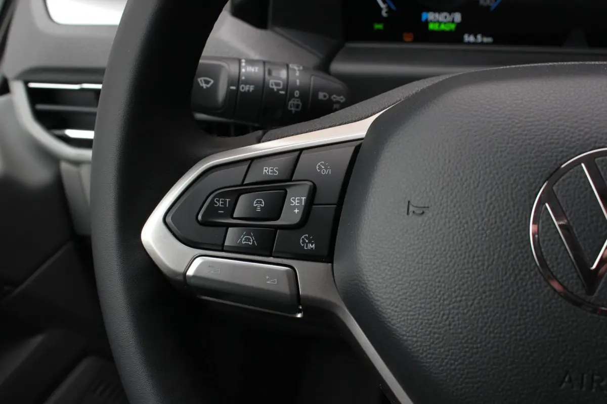 34 L2H1 64kWh 218PK / JB- EDITON / 325KM WLTP RANGE / APPLE CARPLAY / DRIVERS- PACK / FULL OPTION