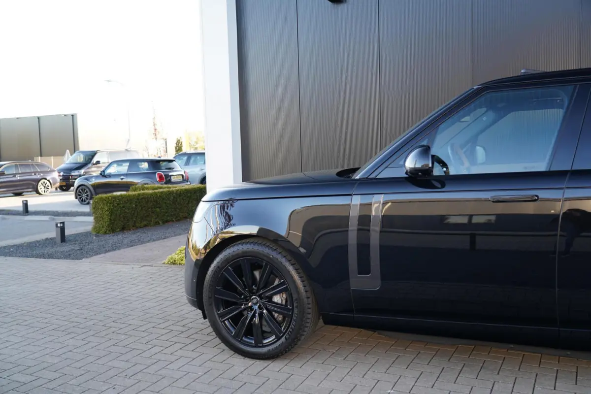 3.0 P460e HSE PHEV | Trekhaak | Softclose | 4 wiel besturing | Panoramisch schuif/kanteldak | Meridian 3D | Stoelverwarming ventilatie & massage | Stuurwiel verwarming | Head-up | 5-jaar gar