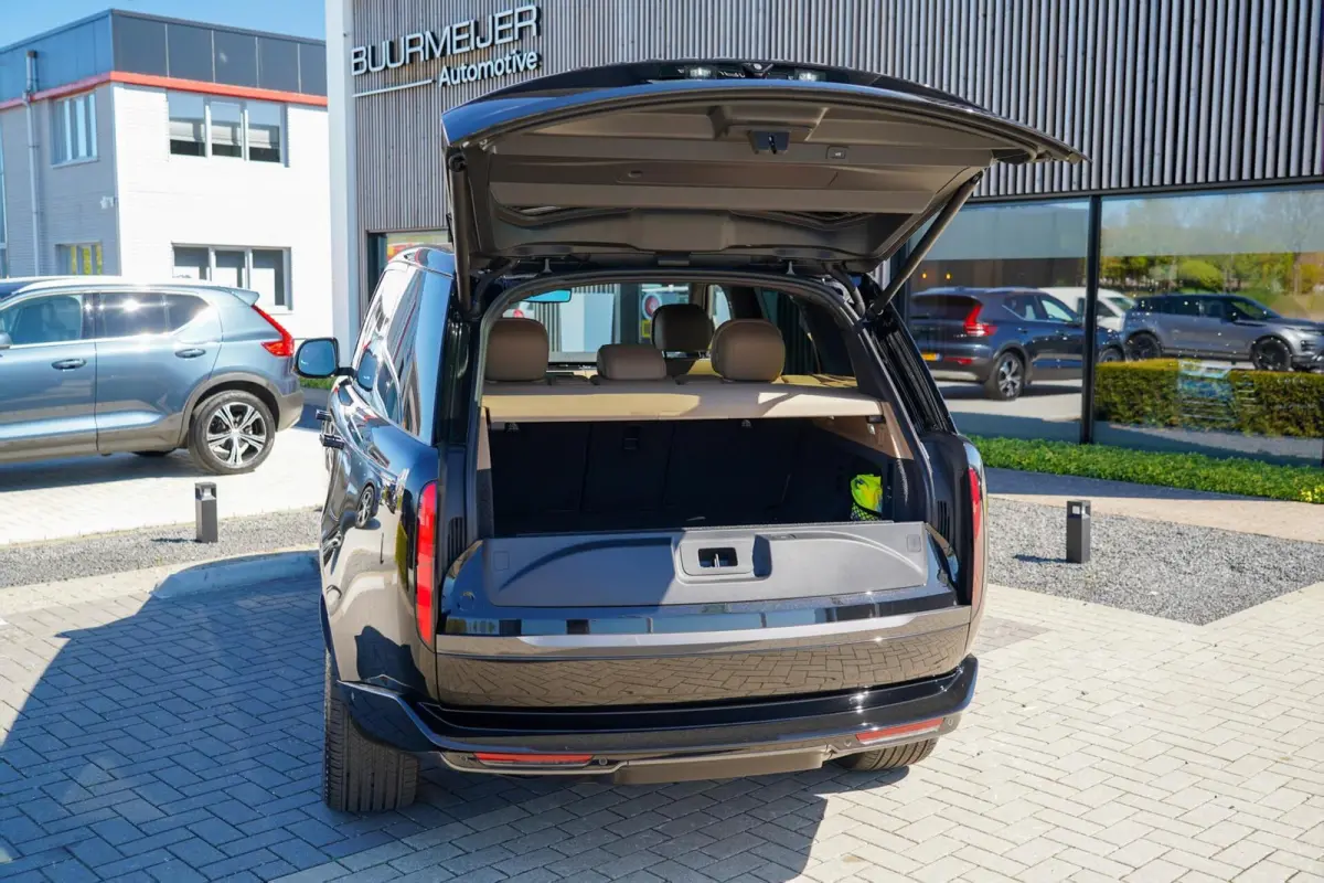 3.0 P460e HSE PHEV | Trekhaak | Softclose | 4 wiel besturing | Panoramisch schuif/kanteldak | Meridian 3D | Stoelverwarming ventilatie & massage | Stuurwiel verwarming | Head-up | 5-jaar gar