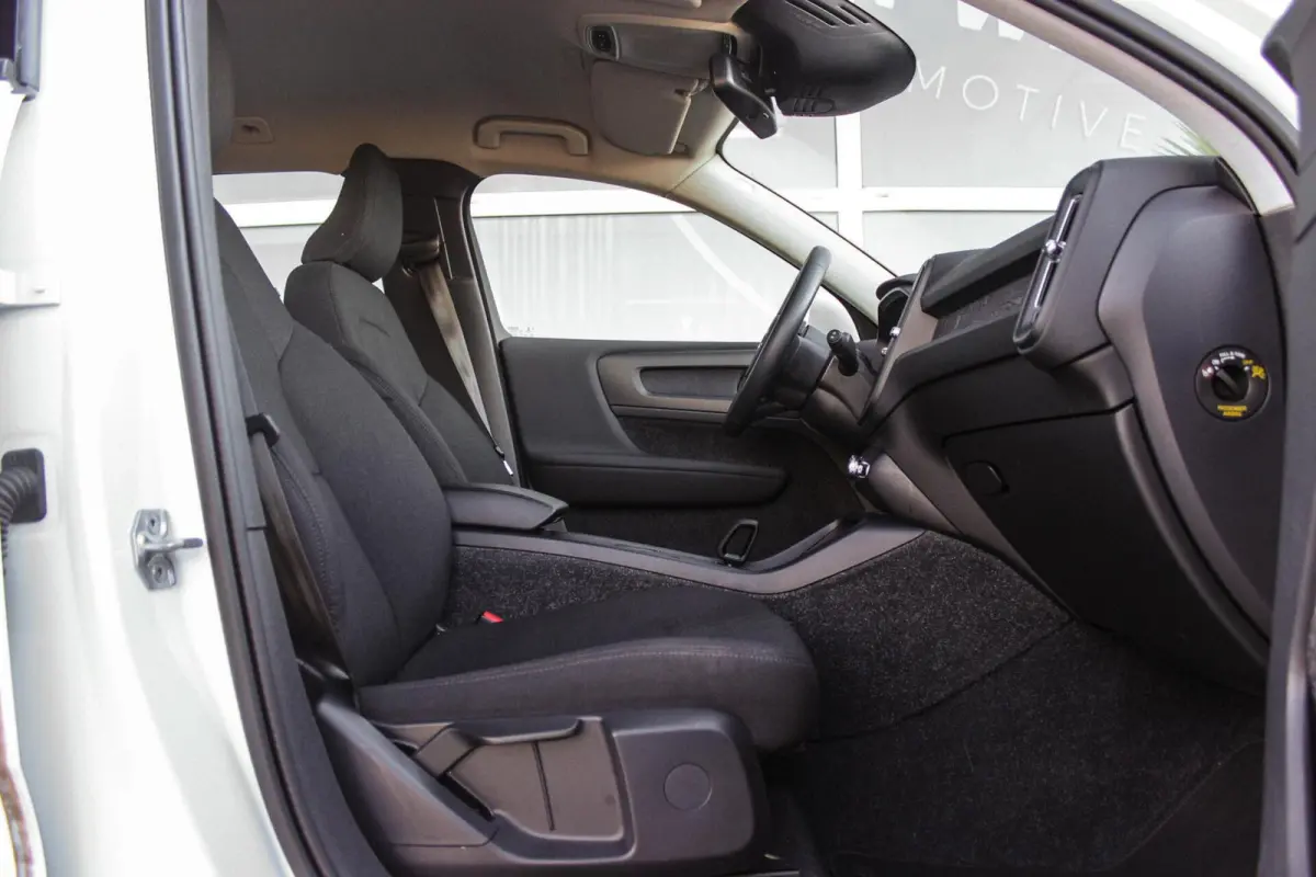 1.5 T2 Momentum Core | 1e eigenaar | NL auto | Navigatie | Cruise control | Bluetooth | LED | Parkeersensoren | Bluetooth | Botsherkenning | Rijstrooksensor
