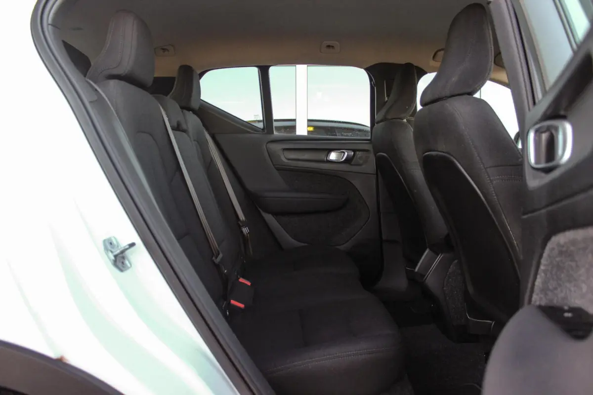 1.5 T2 Momentum Core | 1e eigenaar | NL auto | Navigatie | Cruise control | Bluetooth | LED | Parkeersensoren | Bluetooth | Botsherkenning | Rijstrooksensor