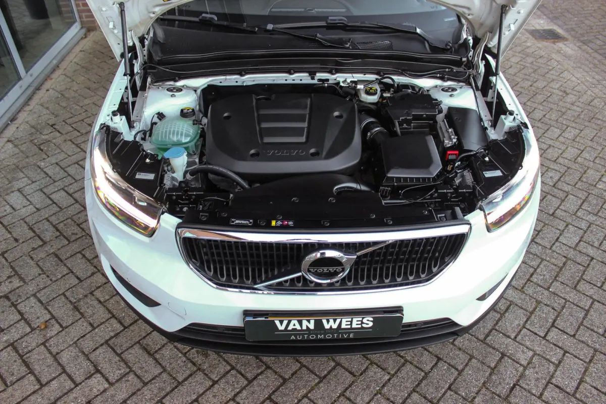 1.5 T2 Momentum Core | 1e eigenaar | NL auto | Navigatie | Cruise control | Bluetooth | LED | Parkeersensoren | Bluetooth | Botsherkenning | Rijstrooksensor