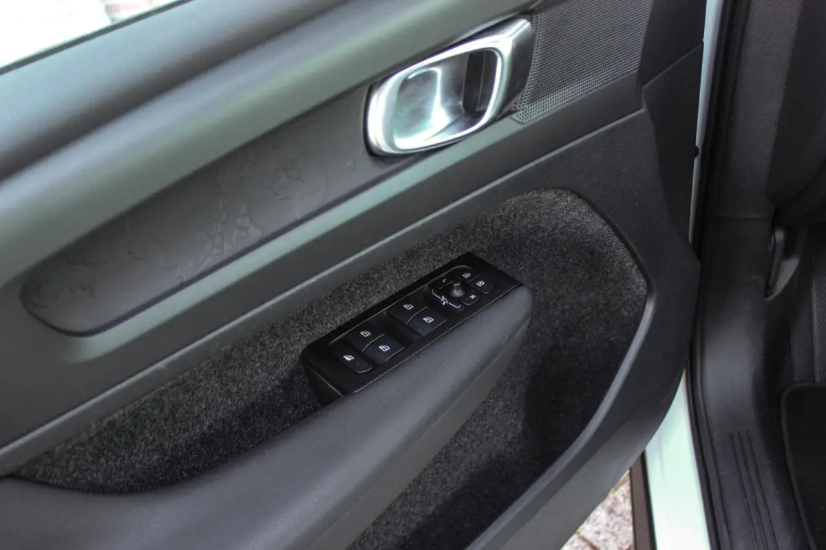1.5 T2 Momentum Core | 1e eigenaar | NL auto | Navigatie | Cruise control | Bluetooth | LED | Parkeersensoren | Bluetooth | Botsherkenning | Rijstrooksensor