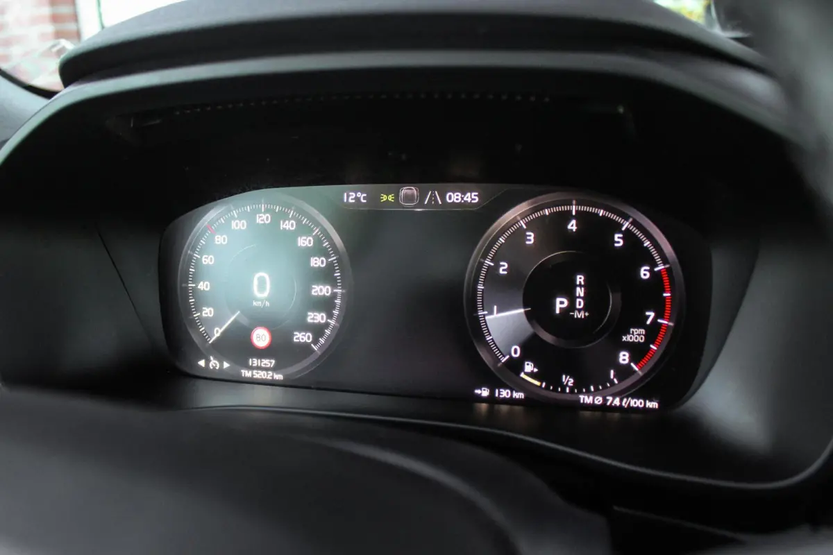 1.5 T2 Momentum Core | 1e eigenaar | NL auto | Navigatie | Cruise control | Bluetooth | LED | Parkeersensoren | Bluetooth | Botsherkenning | Rijstrooksensor