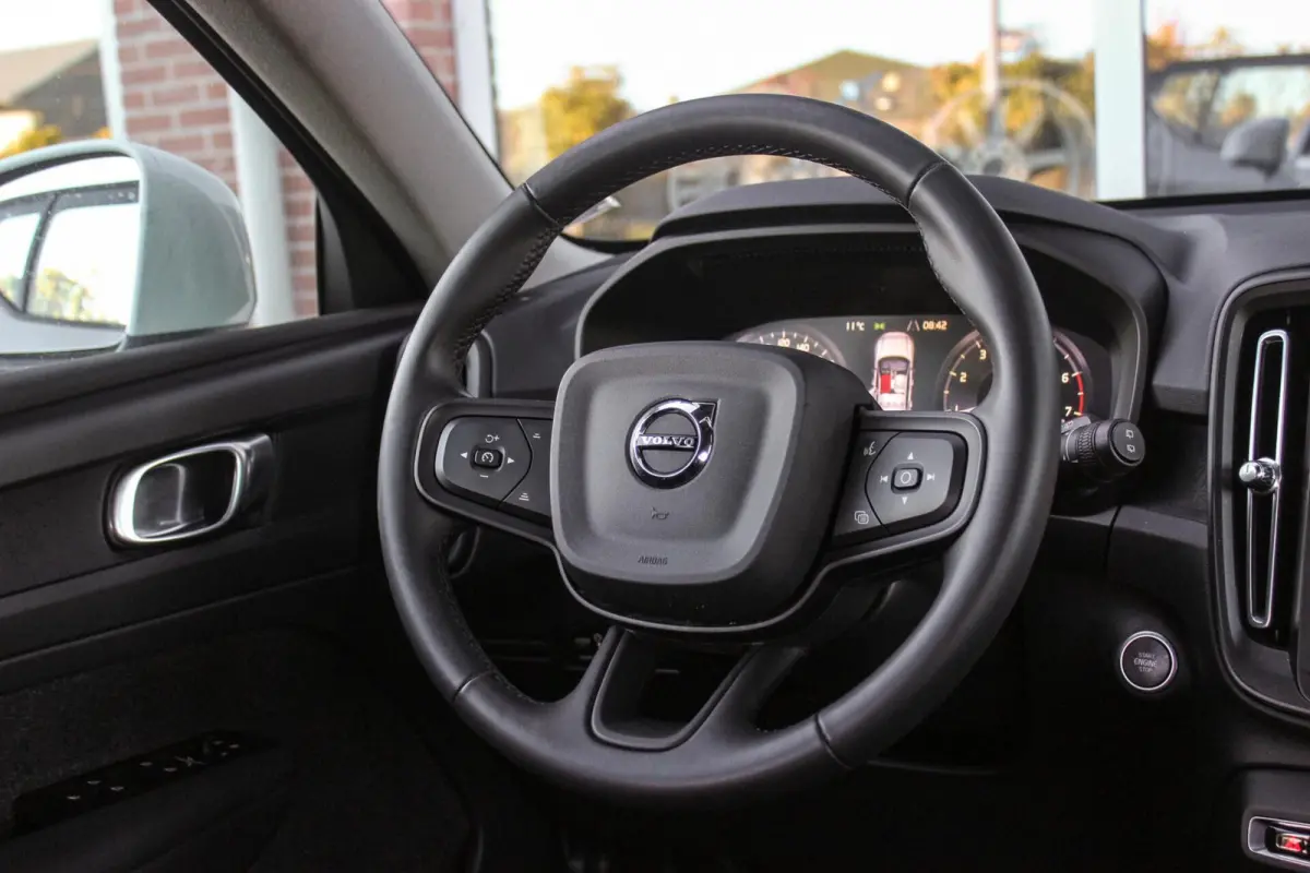 1.5 T2 Momentum Core | 1e eigenaar | NL auto | Navigatie | Cruise control | Bluetooth | LED | Parkeersensoren | Bluetooth | Botsherkenning | Rijstrooksensor