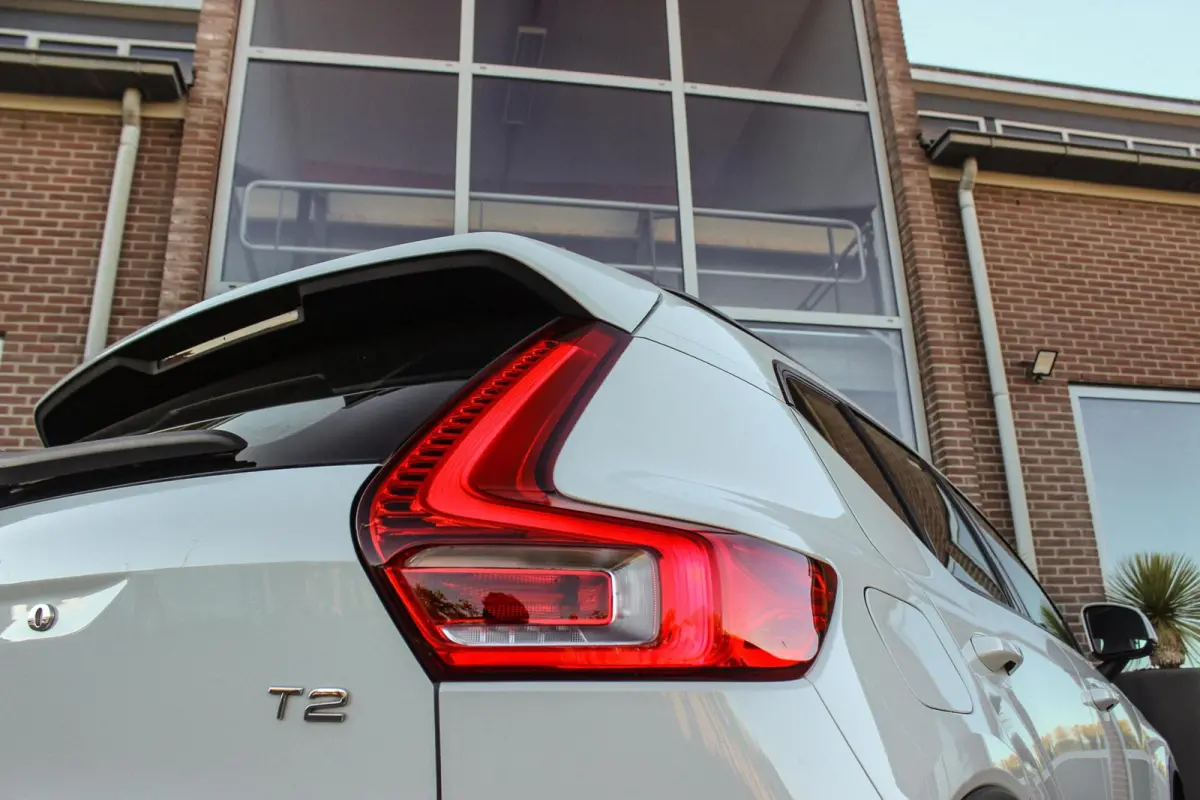 1.5 T2 Momentum Core | 1e eigenaar | NL auto | Navigatie | Cruise control | Bluetooth | LED | Parkeersensoren | Bluetooth | Botsherkenning | Rijstrooksensor