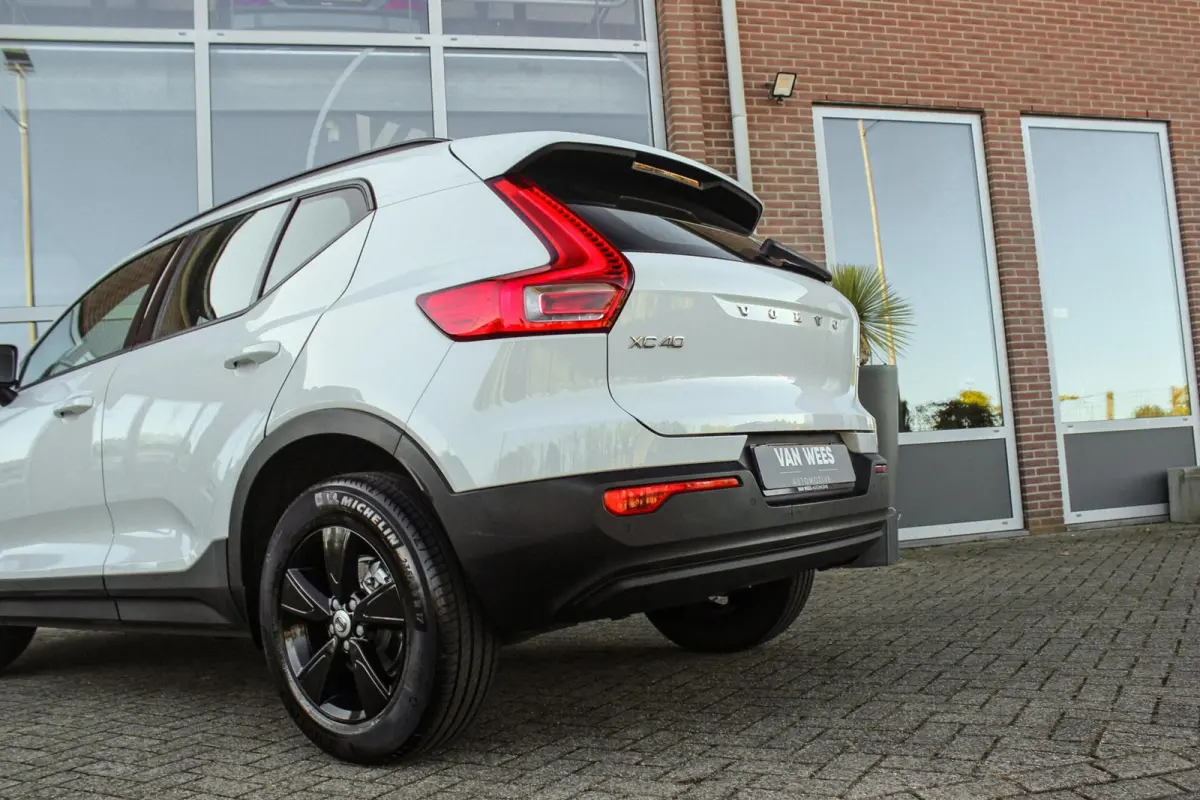 1.5 T2 Momentum Core | 1e eigenaar | NL auto | Navigatie | Cruise control | Bluetooth | LED | Parkeersensoren | Bluetooth | Botsherkenning | Rijstrooksensor