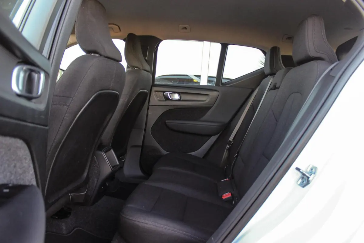 1.5 T2 Momentum Core | 1e eigenaar | NL auto | Navigatie | Cruise control | Bluetooth | LED | Parkeersensoren | Bluetooth | Botsherkenning | Rijstrooksensor