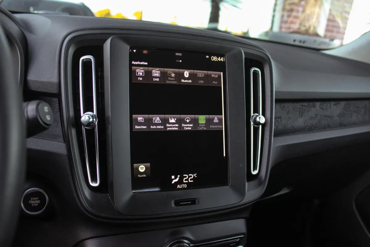 1.5 T2 Momentum Core | 1e eigenaar | NL auto | Navigatie | Cruise control | Bluetooth | LED | Parkeersensoren | Bluetooth | Botsherkenning | Rijstrooksensor