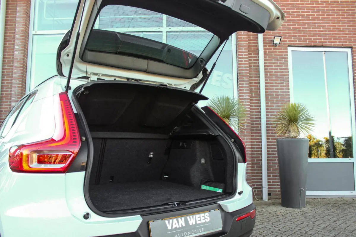 1.5 T2 Momentum Core | 1e eigenaar | NL auto | Navigatie | Cruise control | Bluetooth | LED | Parkeersensoren | Bluetooth | Botsherkenning | Rijstrooksensor