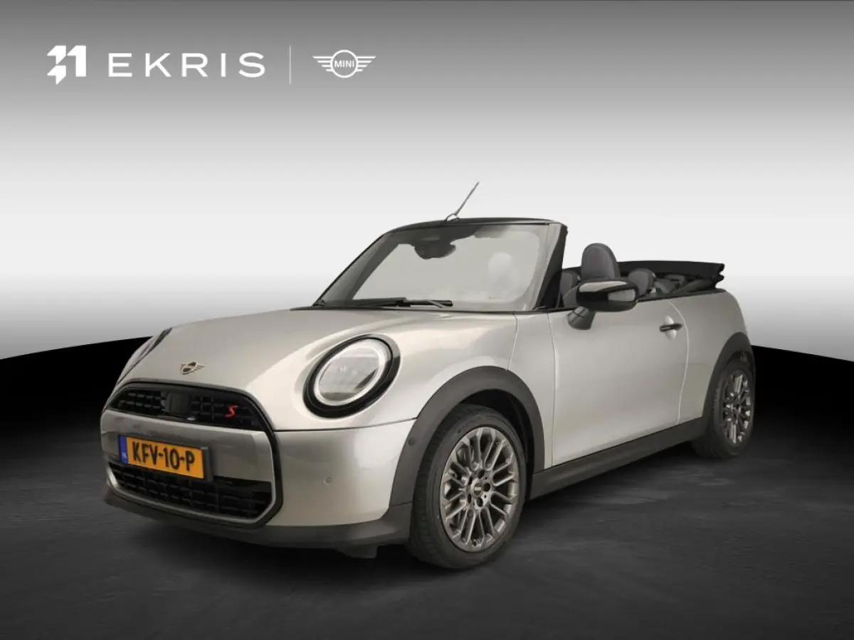 S Automaat / Sportstoelen / LED / Park assist / Head-up / Stoelverwarming / Alu wielen 17 inch