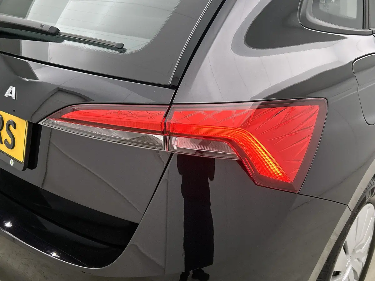 1.0 TSI Active 95 PK | LED Koplampen | Apple Carplay/Android Auto | Airconditioning | DAB | Direct leverbaar! |