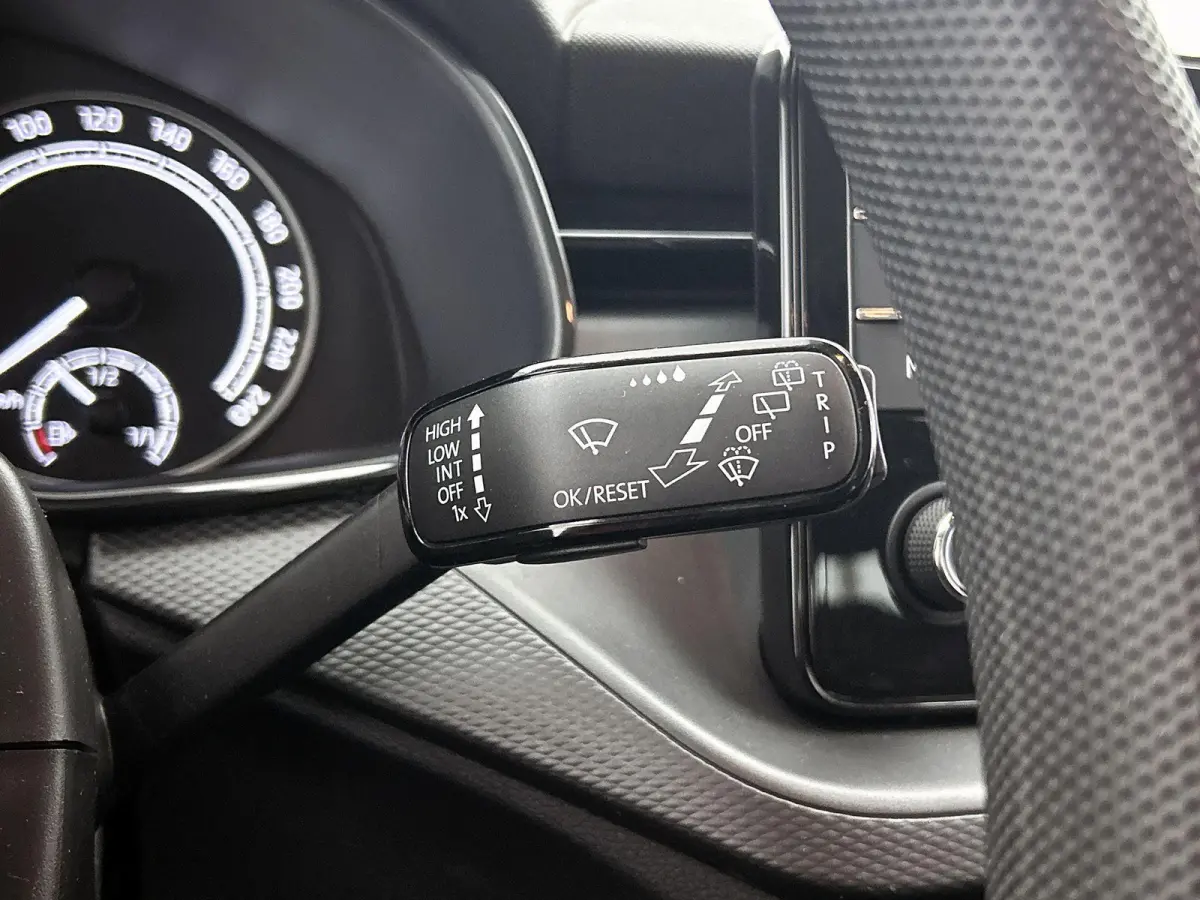 1.0 TSI Active 95 PK | LED Koplampen | Apple Carplay/Android Auto | Airconditioning | DAB | Direct leverbaar! |