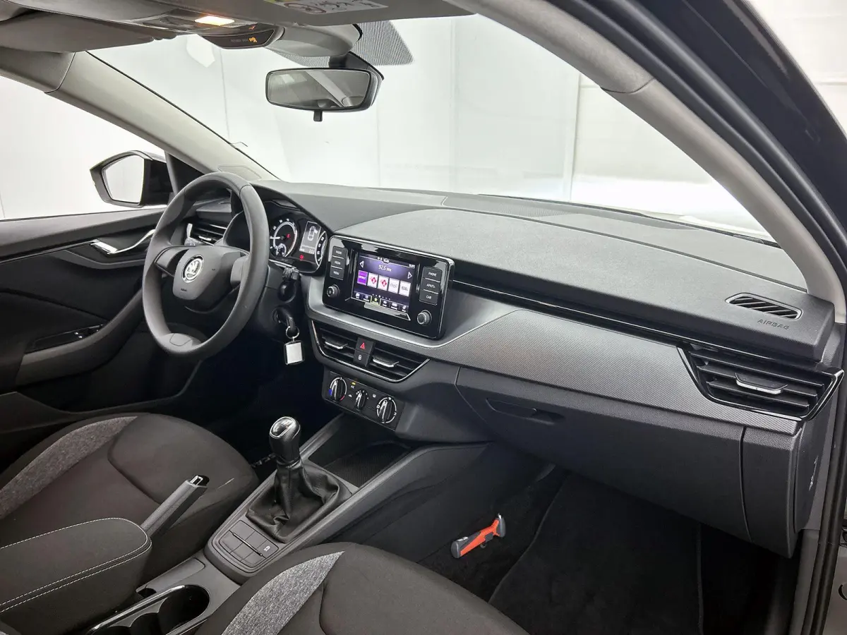 1.0 TSI Active 95 PK | LED Koplampen | Apple Carplay/Android Auto | Airconditioning | DAB | Direct leverbaar! |