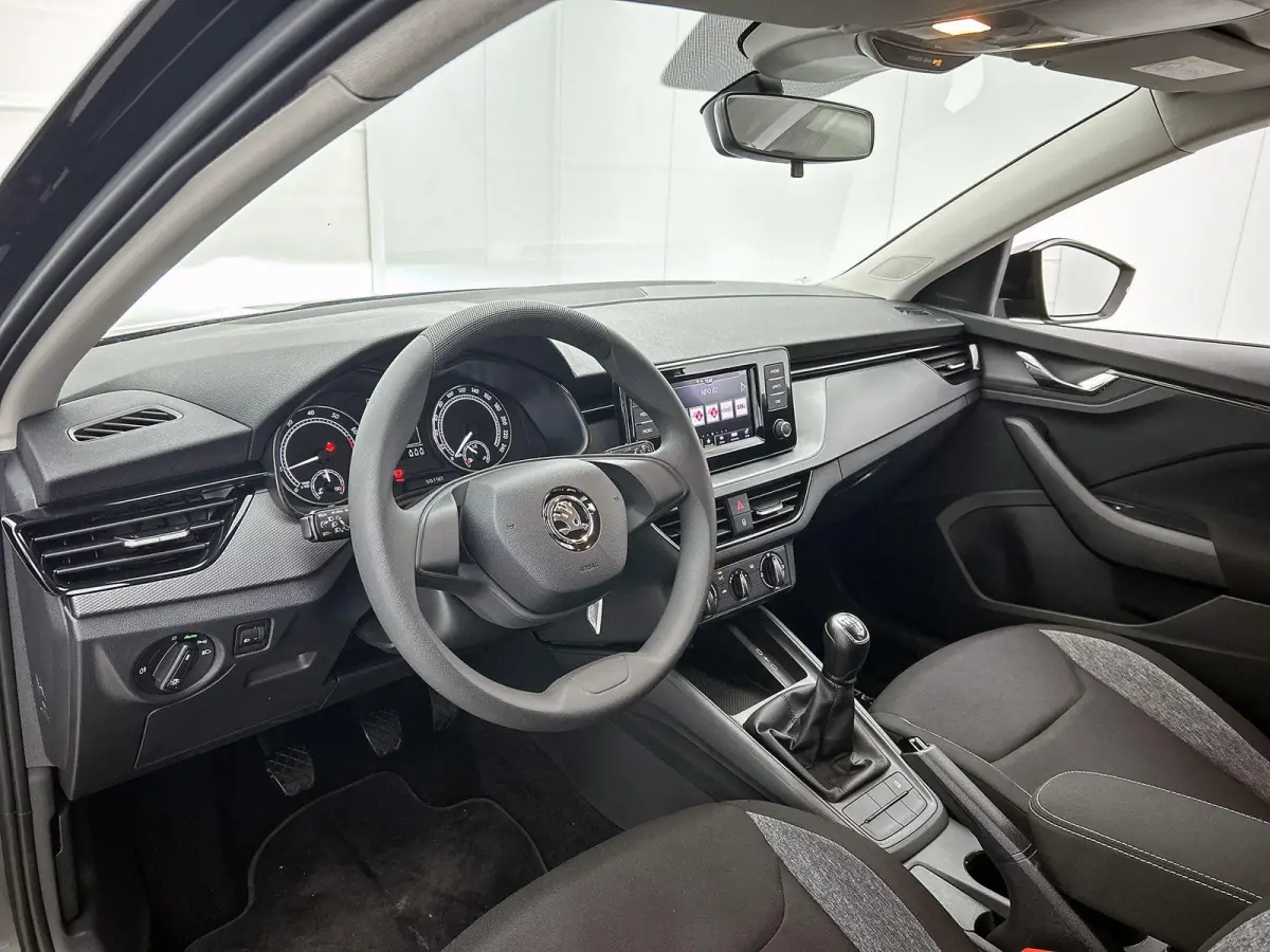1.0 TSI Active 95 PK | LED Koplampen | Apple Carplay/Android Auto | Airconditioning | DAB | Direct leverbaar! |
