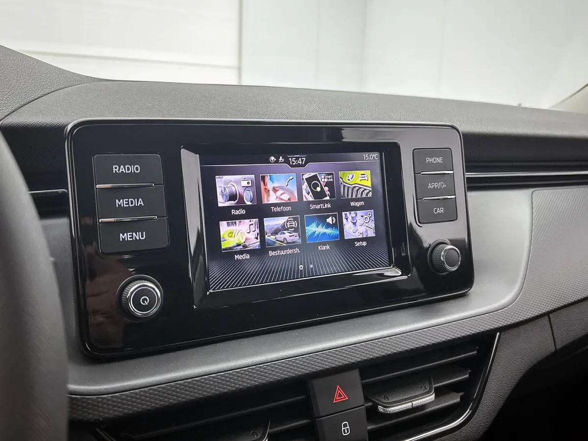 1.0 TSI Active 95 PK | LED Koplampen | Apple Carplay/Android Auto | Airconditioning | DAB | Direct leverbaar! |