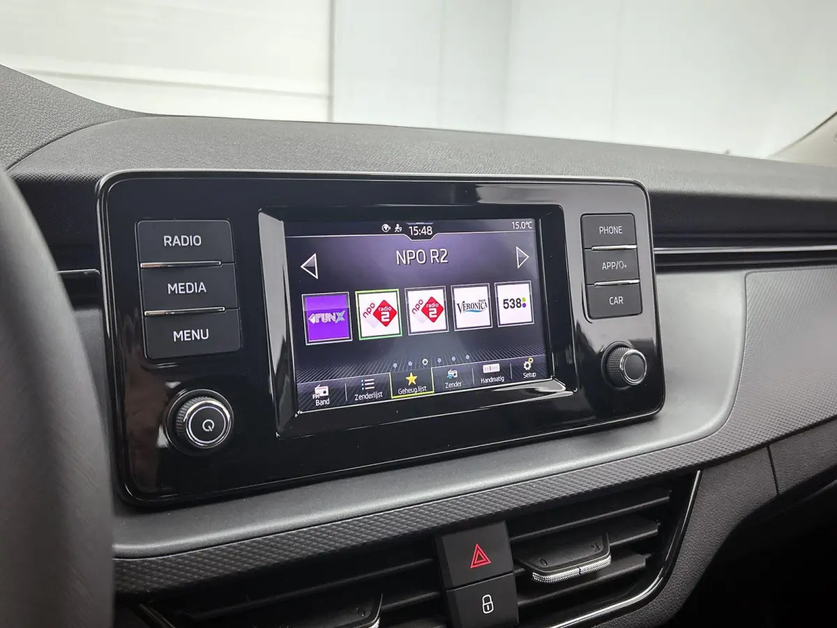 1.0 TSI Active 95 PK | LED Koplampen | Apple Carplay/Android Auto | Airconditioning | DAB | Direct leverbaar! |