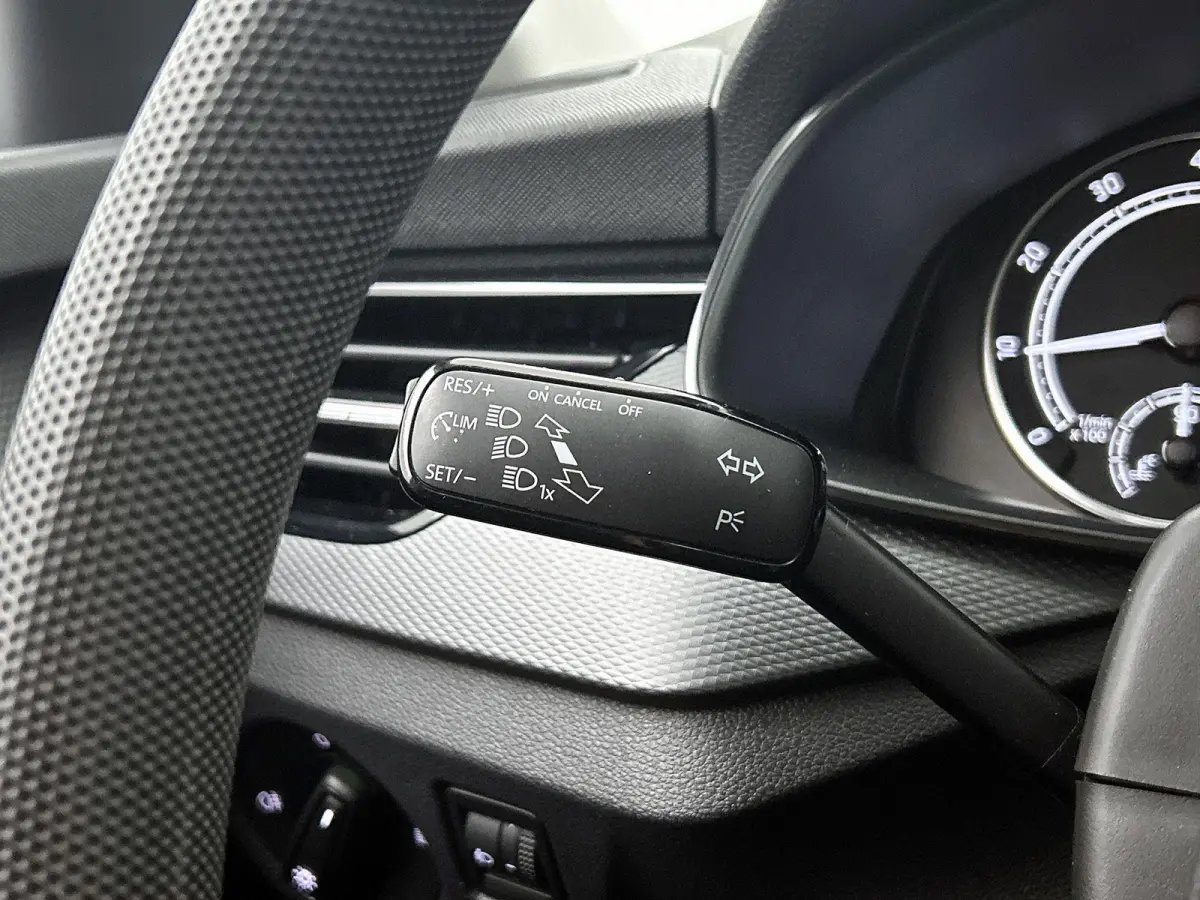 1.0 TSI Active 95 PK | LED Koplampen | Apple Carplay/Android Auto | Airconditioning | DAB | Direct leverbaar! |