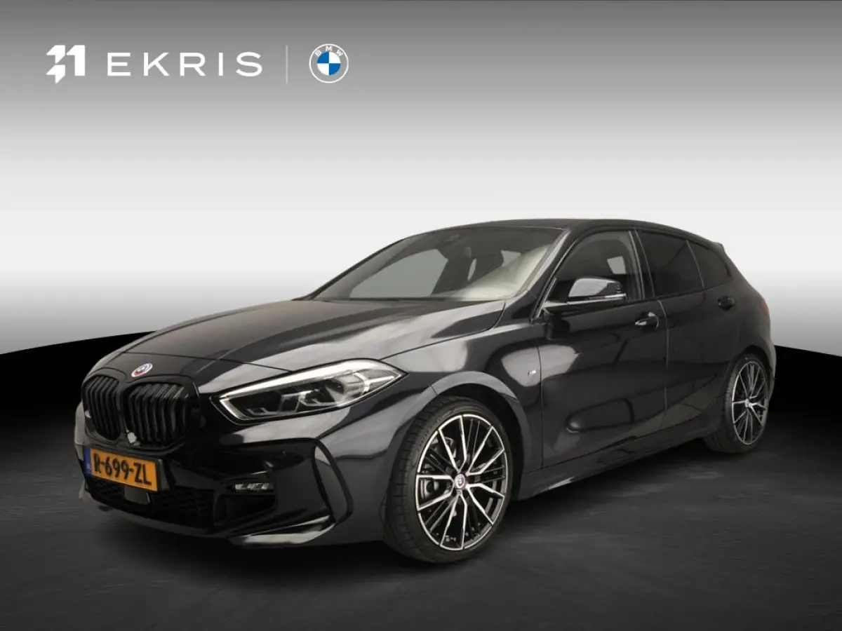 5-Deurs 118i | Handbak !! | M-Sportpakket | LED | Leder | Navigatie | M-Zetels | Stoelverwarming | DAB | Hifi speakers | Alu 19 inch