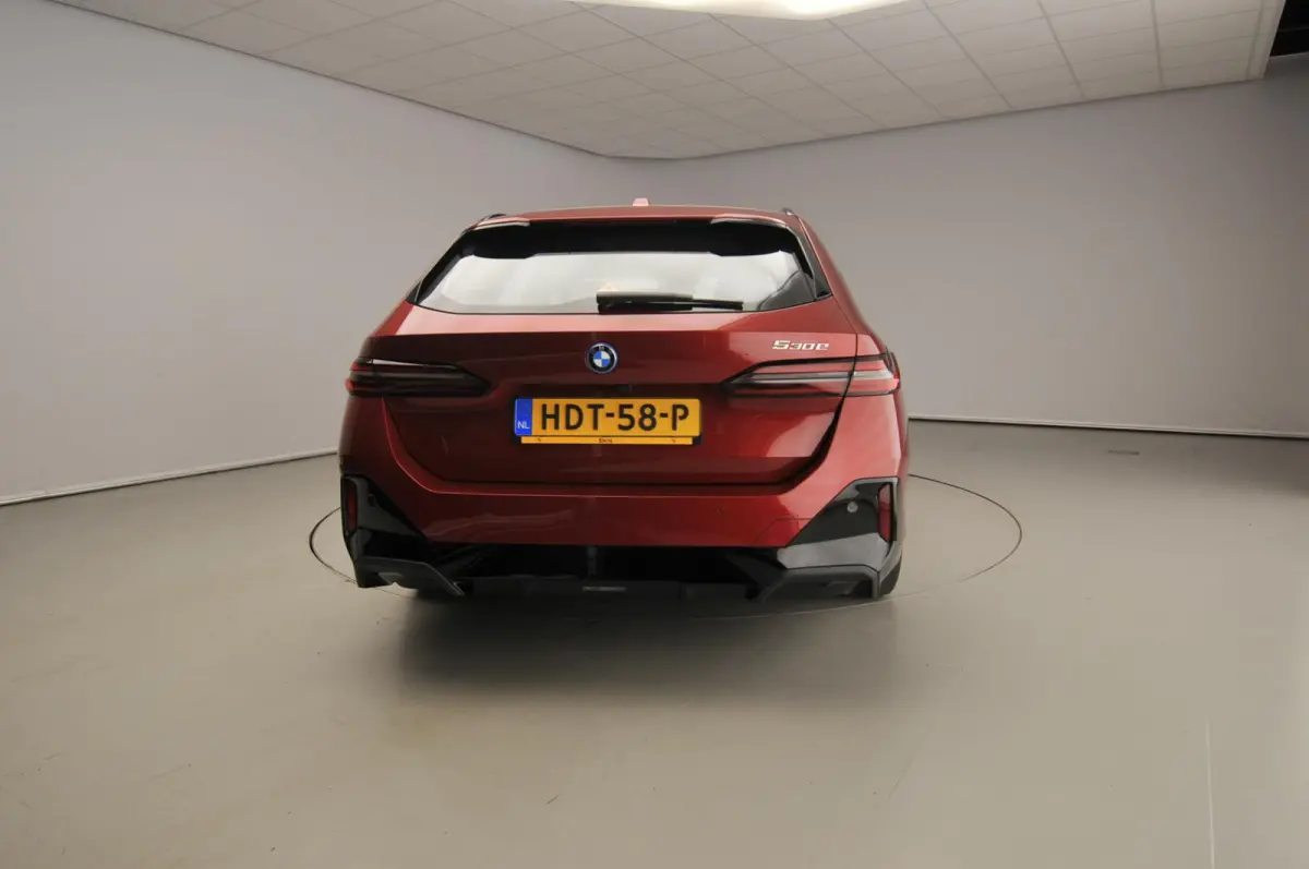 530e | M-Sportpakket | LED | HUD | Active cruise | Panoramadak | Keyles go | DAB | Harman-kardon sound | Alu 20 inch