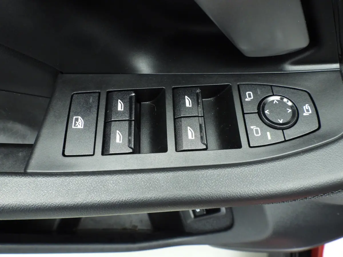 530e | M-Sportpakket | LED | HUD | Active cruise | Panoramadak | Keyles go | DAB | Harman-kardon sound | Alu 20 inch