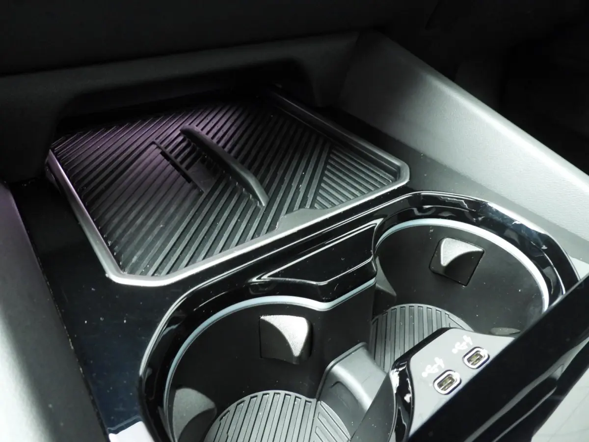 530e | M-Sportpakket | LED | HUD | Active cruise | Panoramadak | Keyles go | DAB | Harman-kardon sound | Alu 20 inch