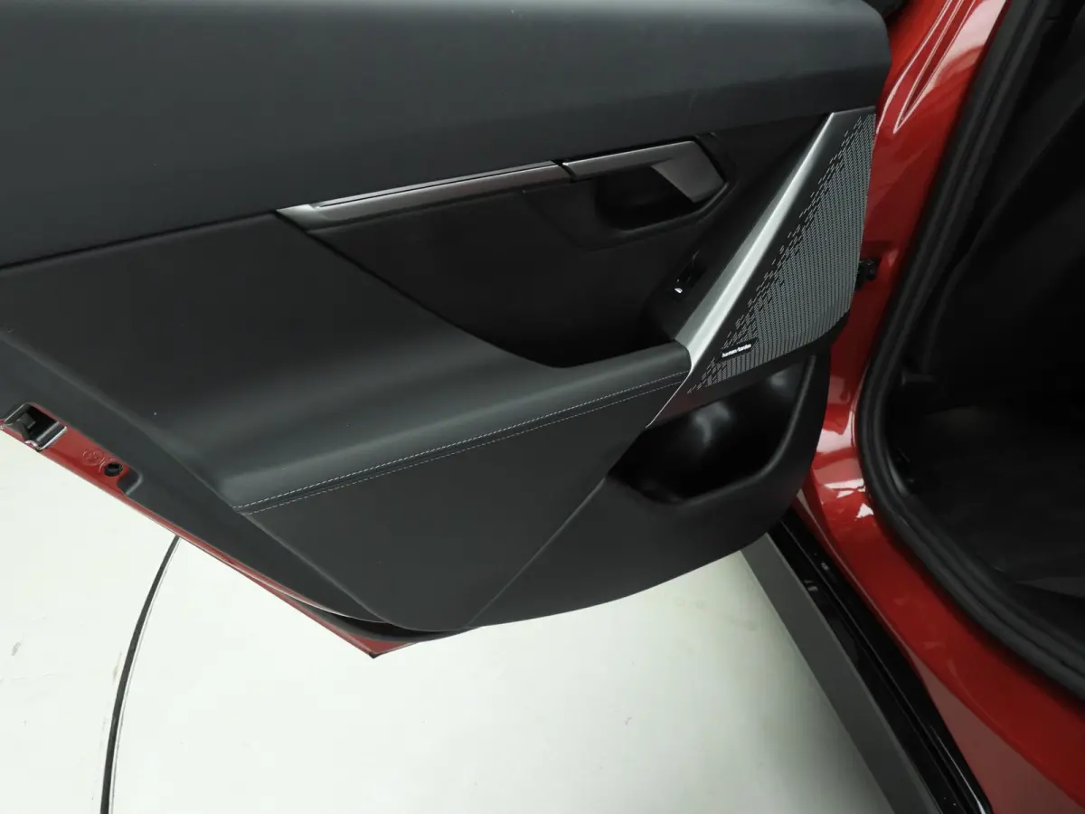 530e | M-Sportpakket | LED | HUD | Active cruise | Panoramadak | Keyles go | DAB | Harman-kardon sound | Alu 20 inch