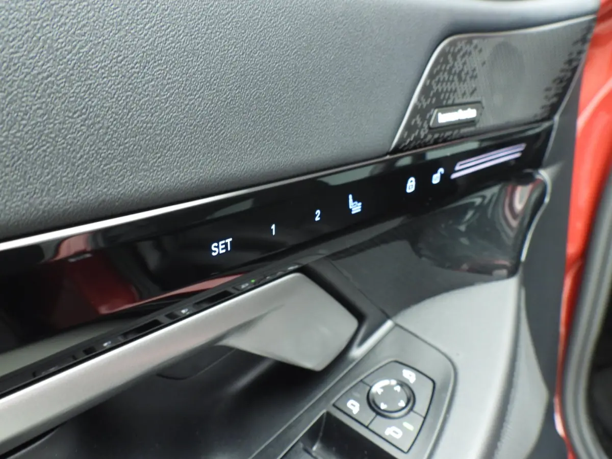 530e | M-Sportpakket | LED | HUD | Active cruise | Panoramadak | Keyles go | DAB | Harman-kardon sound | Alu 20 inch