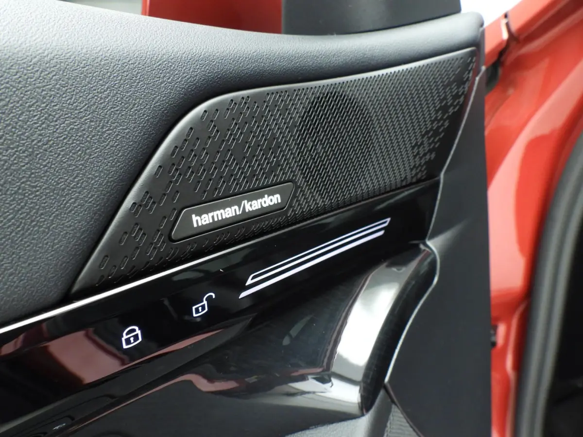 530e | M-Sportpakket | LED | HUD | Active cruise | Panoramadak | Keyles go | DAB | Harman-kardon sound | Alu 20 inch