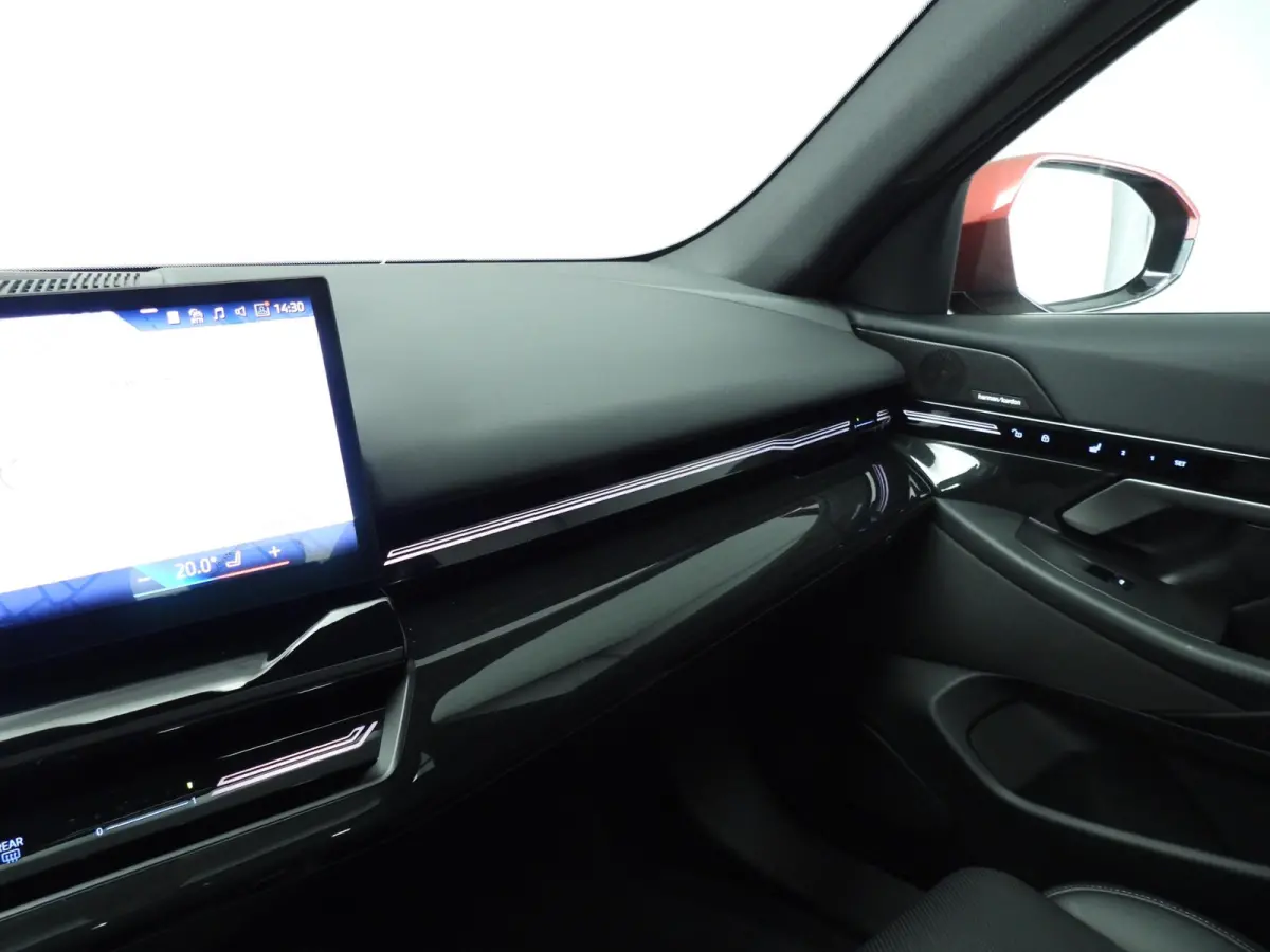 530e | M-Sportpakket | LED | HUD | Active cruise | Panoramadak | Keyles go | DAB | Harman-kardon sound | Alu 20 inch