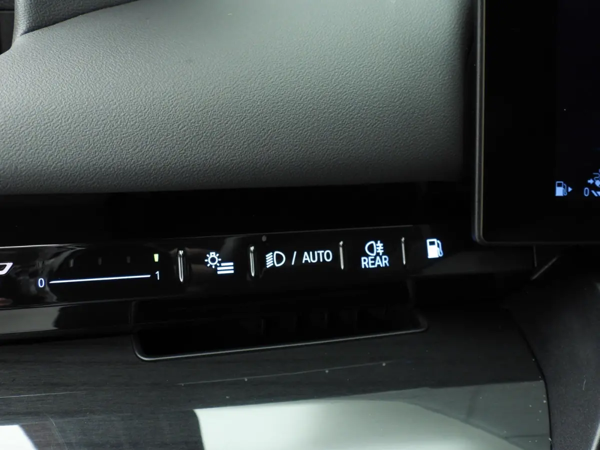 530e | M-Sportpakket | LED | HUD | Active cruise | Panoramadak | Keyles go | DAB | Harman-kardon sound | Alu 20 inch