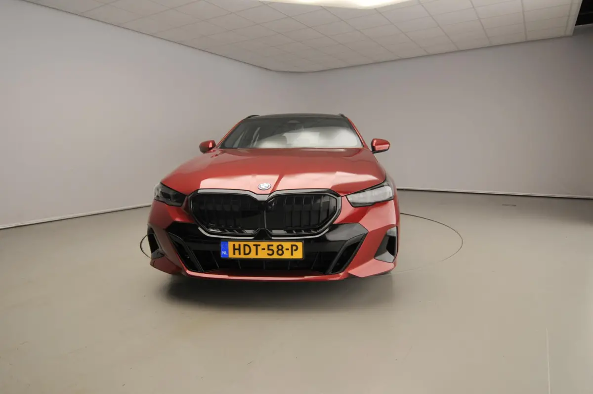 530e | M-Sportpakket | LED | HUD | Active cruise | Panoramadak | Keyles go | DAB | Harman-kardon sound | Alu 20 inch