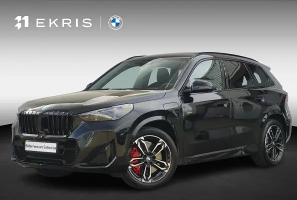 xDrive25e | M Sportpakket Pro | Trekhaak | Schuif-kanteldak | Head-up | Harman Kardon | Rondomzicht Camera | Elekrische Stoelen + Geheugen | Cruise control adaptief met Stop&Go en stuurhulp